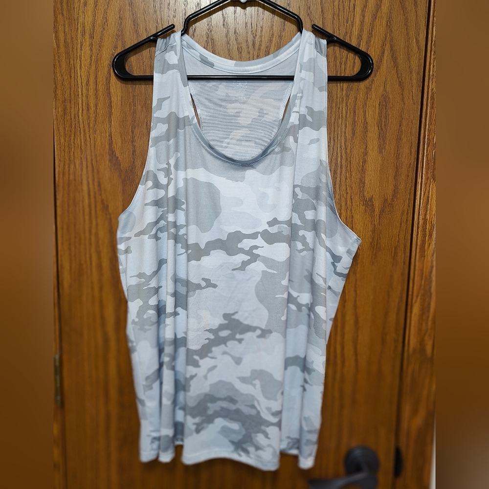 Women's Athletic Works Gray Camo Racer Back Tank, Size XXL